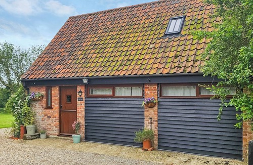 Beccles Cottage | 1 bedroom accommodation in Aldeby