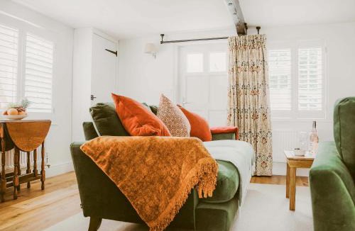 Woodbridge House | 1 Chantry Cottage