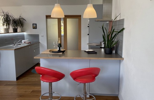 Llangeler House | 1 Woodlands