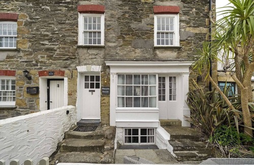 Newquay Apartment | 18th Century Cottage with Garden, Central Newquay