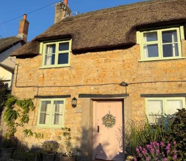 Beaminster House | 18th Century Thatched Cottage Parking & Garden