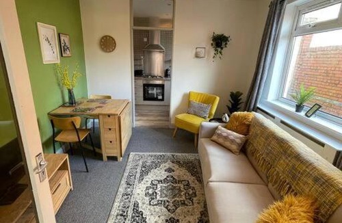 Grangetown Apartment | 2 bed Central Cardiff Apartment - sleeps five!