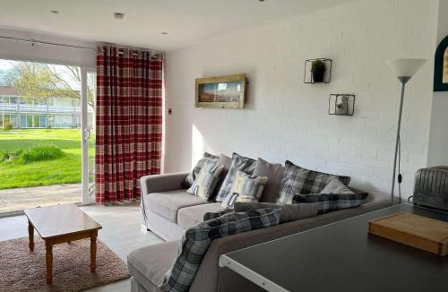 Saint Columb Major House | 2 Bed Cottage Sleeps 5 - Pets Allowed
