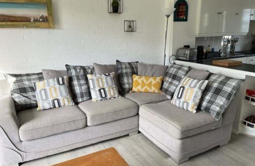 Saint Columb Major House | 2 Bed Cottage Sleeps 5 - Pets Allowed
