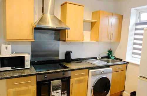 Portswood Apartment | 2 bed Crew House Southampton Docks with Parking