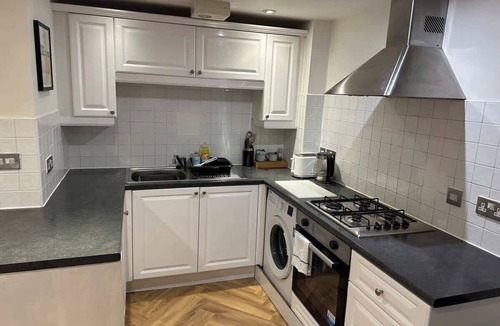 Didsbury Apartment | 2-Bed Flat in West Didsbury Near Fletcher Moss