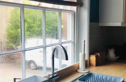 Old Town Hastings Apartment | 2 bed Flat on Private Road, 7-10min From Hastings Old Town/country Park & Ocean
