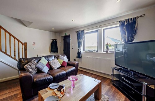 Blackburn Cottage | 2 Bed in Blackburn (oc-finch)