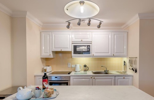 Little Haven Apartment | 2 Bed in Broad Haven (oc-wav480)