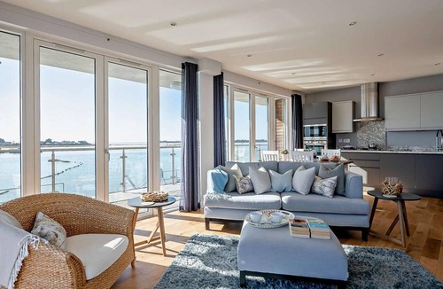 Brightlingsea Apartment | 2 Bed in Colchester (oc-harsi)