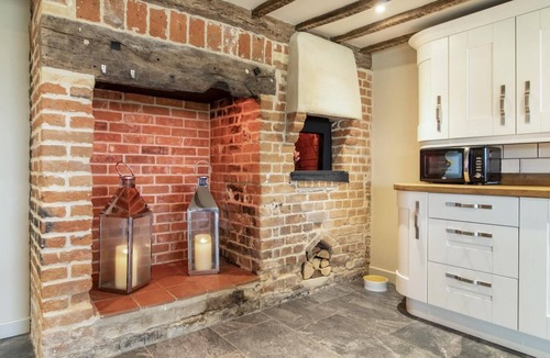 Halesworth Cottage | 2 Bed in Heveningham (oc-w29034)