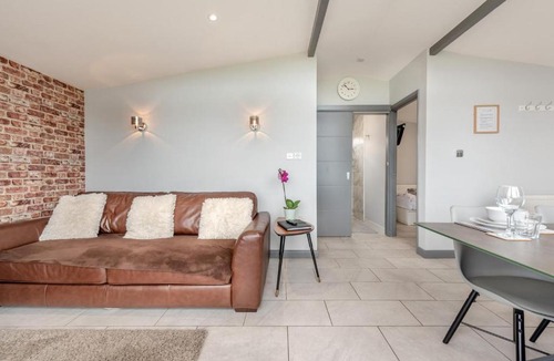Llanybri Cabin | 2 Bed in Llangain oc-h30184