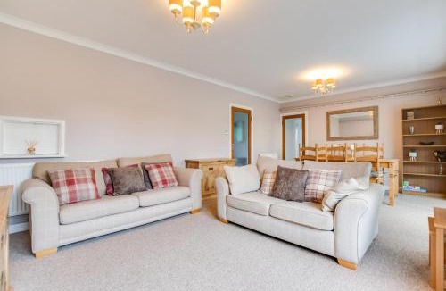 Port-Eynon House | 2 Bed in Port Eynon oc-hh2104