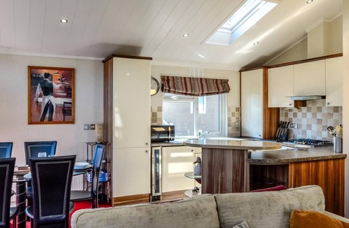 Narberth Ski Chalet | 2 Bed in Stepaside (oc-pw9184)