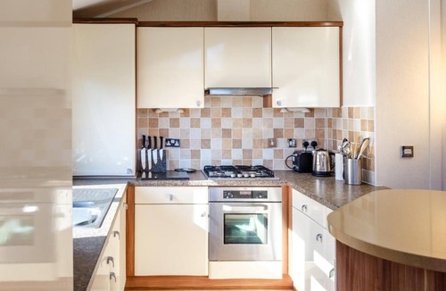 Narberth Ski Chalet | 2 Bed in Stepaside (oc-pw9184)
