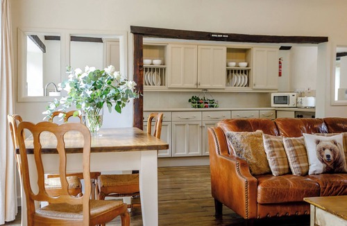 Meare Cottage | 2 bedroom accommodation in Meare, near Glastonbury