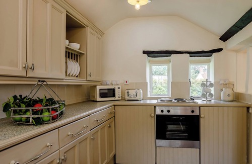 Meare Cottage | 2 bedroom accommodation in Meare, near Glastonbury