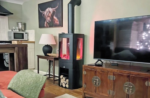 Cadnam Cottage | 2 bedroom accommodation in Cadnam, near Brockenhurst