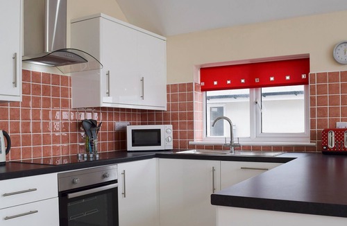 Pendine Cottage | 2 bedroom accommodation in Pendine, near Laugharne