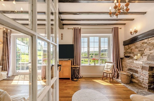 Ferryside Cottage | 2 bedroom accommodation in Ferryside, near Carmarthen