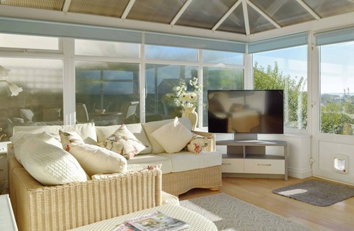 Llanelli Cottage | 2 bedroom accommodation in Pwll, near Llanelli