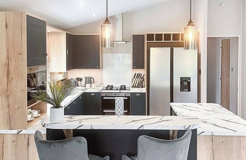 Pershore Ski Chalet | 2 bedroom accommodation in Pershore