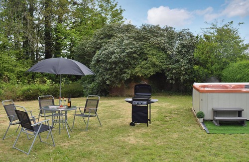 Newchapel Cottage | 2 bedroom accommodation in Boncath, near Cardigan