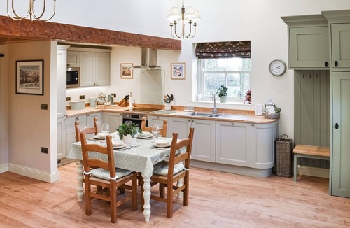 Kendal Cottage | 2 bedroom accommodation in Barrows Green, near Kendal