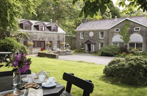 Margam Cottage | 2 bedroom accommodation in Plas Cilybebyll, near Pontardawe