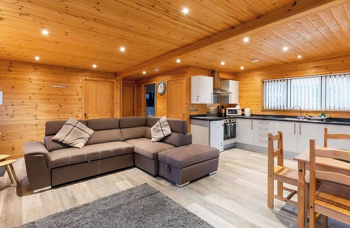 Ely Ski Chalet | 2 bedroom accommodation in Ely