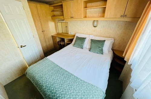 Bembridge Apartment | 2 Bedroom Caravan SHS3, Sandhills, Bembridge