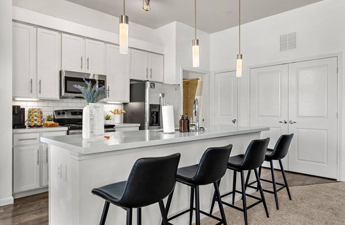 Montopolis Apartment | 2-bedroom Modern apartment Near Downtown & Airport. Access to Pool + Gym