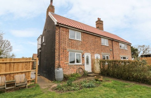 Martlesham Heath Cottage | 2 Hillside Cottages - Cozy Retreat