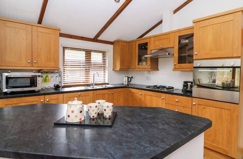 Cenarth Cottage | 2 Riverside Lodge