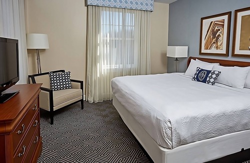 Staunton Hotel | 2 Units | Indoor Pool | Pet-Friendly | Downtown Staunton Stay