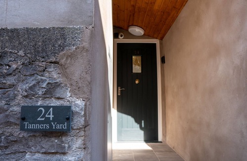 Kendal Apartment | 24 Tanners Yard - Modern 2-bedroom first floor apartment, Kendal Town centre