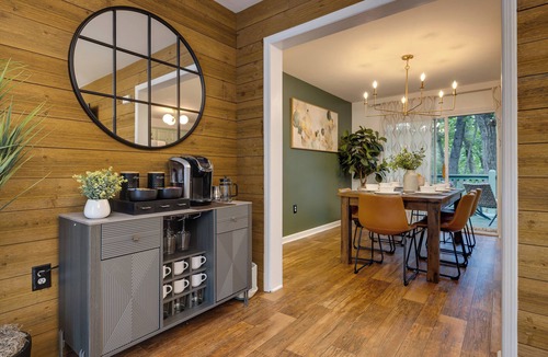 Massanutten House | 25% Off ~ Sauna, HotTub, Music, Games, Pets, 6TVs, FirePit, FullKitchen