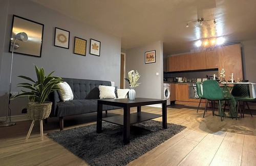 Convention Quarter Apartment | 2Bed Flat 5 Mins from New Street Free Parking