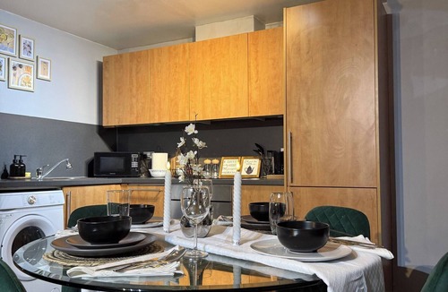 Convention Quarter Apartment | 2Bed Flat 5 Mins from New Street Free Parking