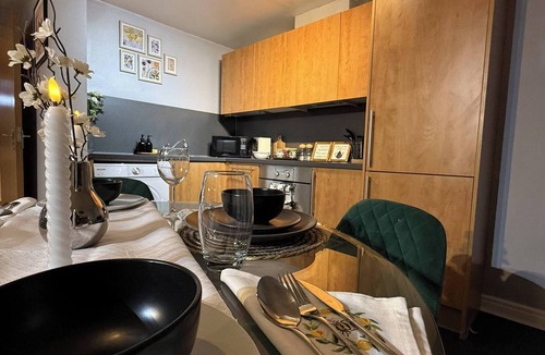 Convention Quarter Apartment | 2Bed Flat 5 Mins from New Street Free Parking