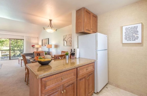 Napa Apartment | 2BR Near Wineries Golf Course View Parking