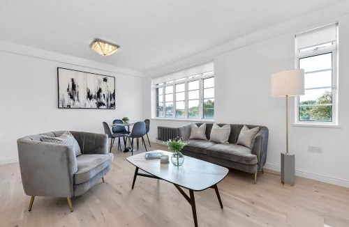 Warwick Apartment | 3 Bed- Buckingham Palace