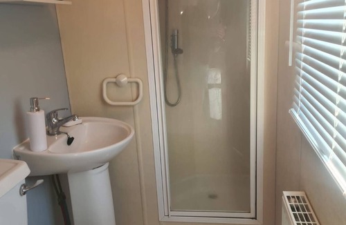 Borth Cabin | 3 Bed Caravan - Sleeps 6 - Pets - Parking - Wifi