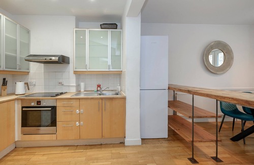 Askew Apartment | 3-Bed Duplex Apt | Shepherds Bush | Central London