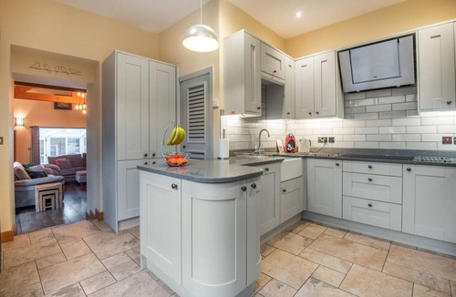 Wing Cottage | 3 Bed in Brampton (oc-g34639)