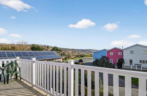 Pembroke Cabin | 3 Bed in Freshwater East oc-fb100
