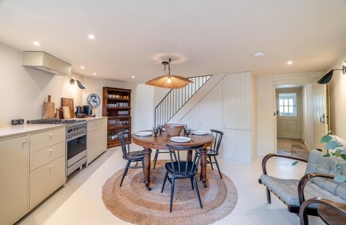 Winfrith Newburgh Cottage | 3 Bed in Winfrith Newburgh (oc-w33007)