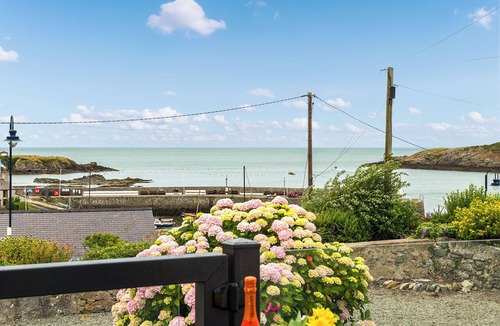 Cemaes Bay Cottage | 3 bedroom accommodation in Cemaes Bay
