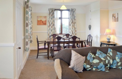 Garn Fadryn Cottage | 3 bedroom accommodation in Porth Colmon, near Pwllheli