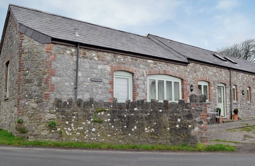 Crynant Cottage | 3 bedroom accommodation in Middleton, near Swansea